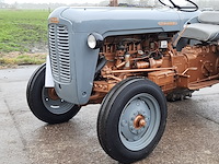 Oldtimer tractor (goudbuik) ferguson, te35, bouwjaar 1956 - afbeelding 12 van  36