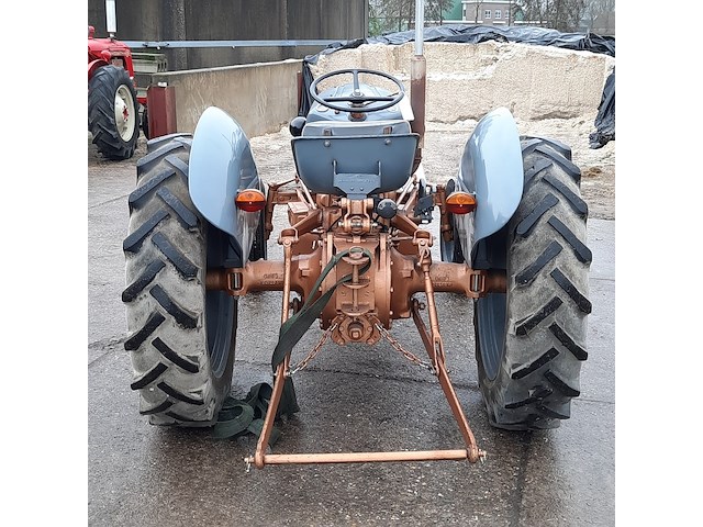 Oldtimer tractor (goudbuik) ferguson, te35, bouwjaar 1956 - afbeelding 33 van  36