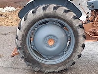 Oldtimer tractor (goudbuik) ferguson, te35, bouwjaar 1956 - afbeelding 36 van  36