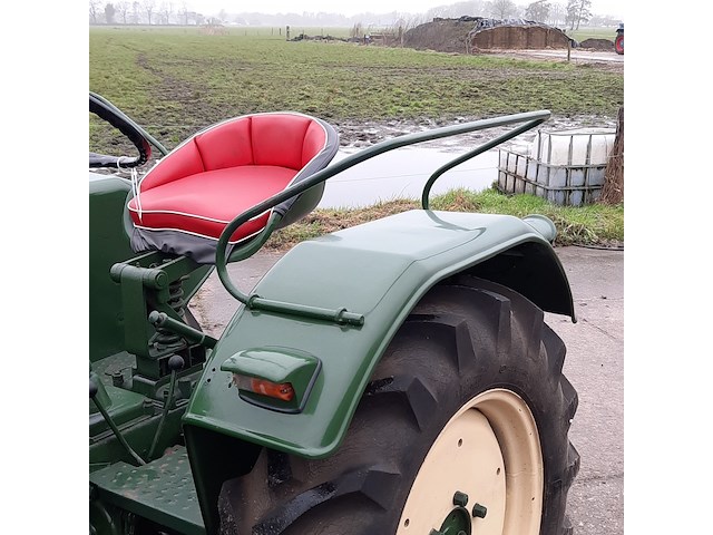 Oldtimer tractor herman lanz, hela, d415, bouwjaar 1951 - afbeelding 7 van  37