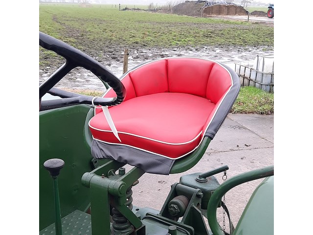 Oldtimer tractor herman lanz, hela, d415, bouwjaar 1951 - afbeelding 9 van  37