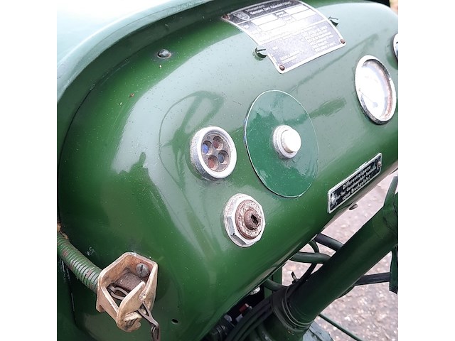 Oldtimer tractor herman lanz, hela, d415, bouwjaar 1951 - afbeelding 17 van  37