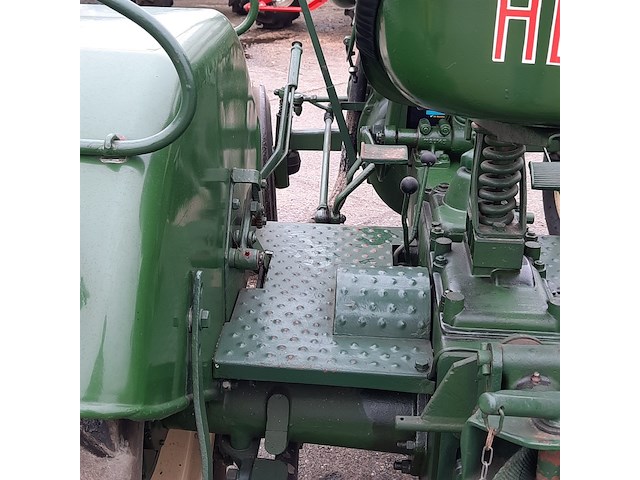 Oldtimer tractor herman lanz, hela, d415, bouwjaar 1951 - afbeelding 19 van  37