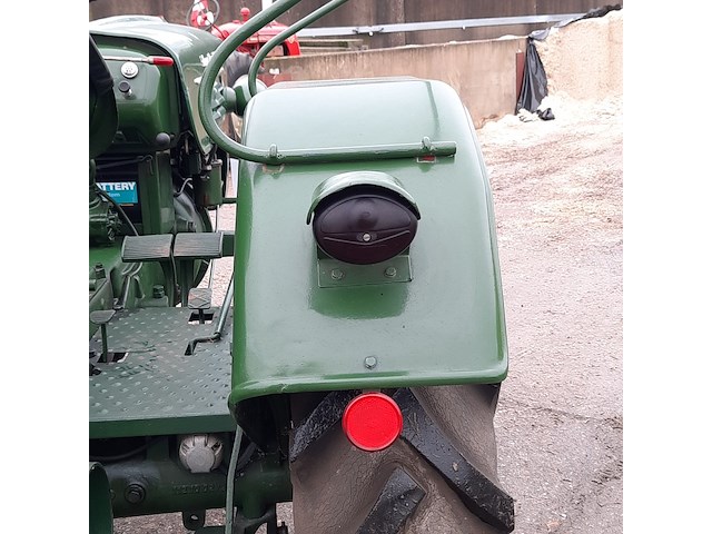 Oldtimer tractor herman lanz, hela, d415, bouwjaar 1951 - afbeelding 22 van  37