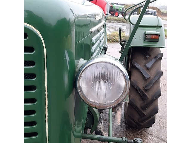 Oldtimer tractor herman lanz, hela, d415, bouwjaar 1951 - afbeelding 27 van  37