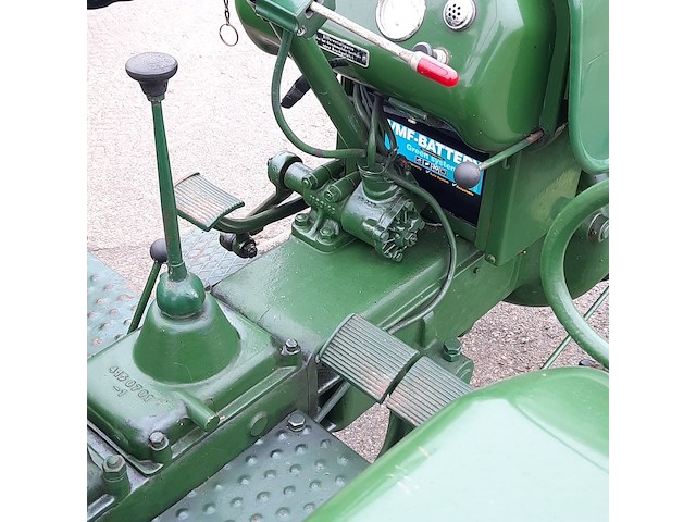 Oldtimer tractor herman lanz, hela, d415, bouwjaar 1951 - afbeelding 30 van  37