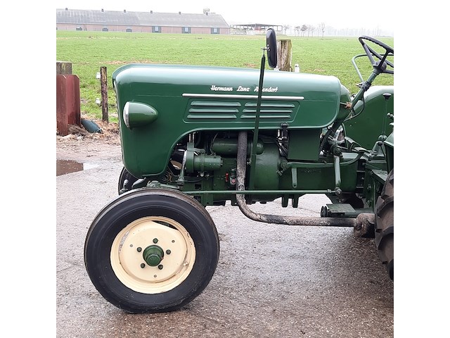 Oldtimer tractor herman lanz, hela, d415, bouwjaar 1951 - afbeelding 23 van  37