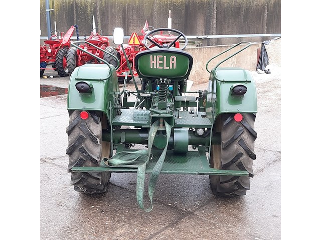 Oldtimer tractor herman lanz, hela, d415, bouwjaar 1951 - afbeelding 34 van  37