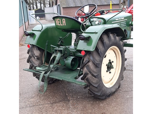 Oldtimer tractor herman lanz, hela, d415, bouwjaar 1951 - afbeelding 35 van  37