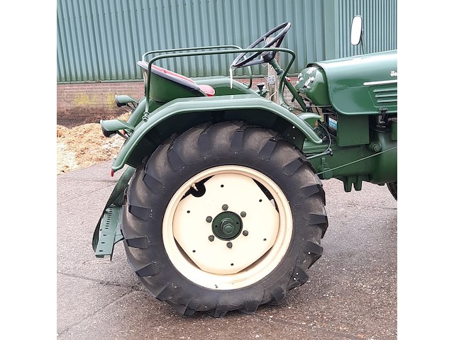 Oldtimer tractor herman lanz, hela, d415, bouwjaar 1951 - afbeelding 36 van  37