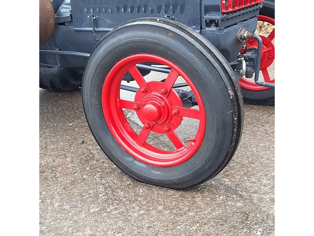 Oldtimer tractor mc comic deering, f13, bouwjaar 1926 - afbeelding 2 van  31