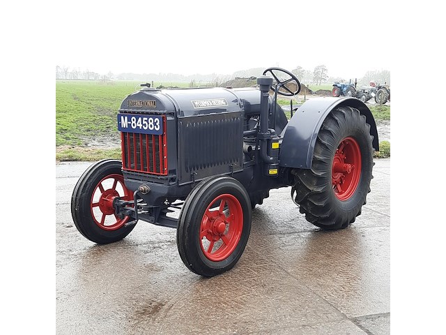Oldtimer tractor mc comic deering, f13, bouwjaar 1926 - afbeelding 1 van  31
