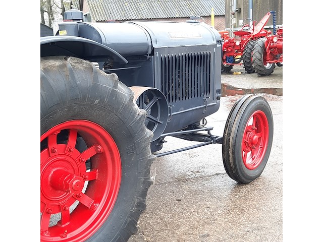 Oldtimer tractor mc comic deering, f13, bouwjaar 1926 - afbeelding 30 van  31