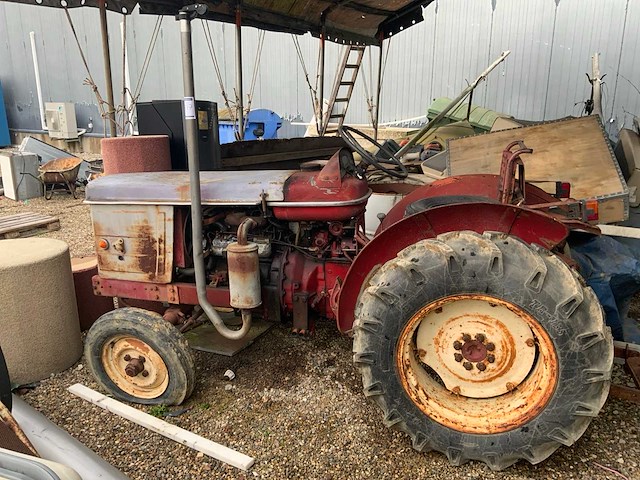 Oldtimer tractor - afbeelding 1 van  7