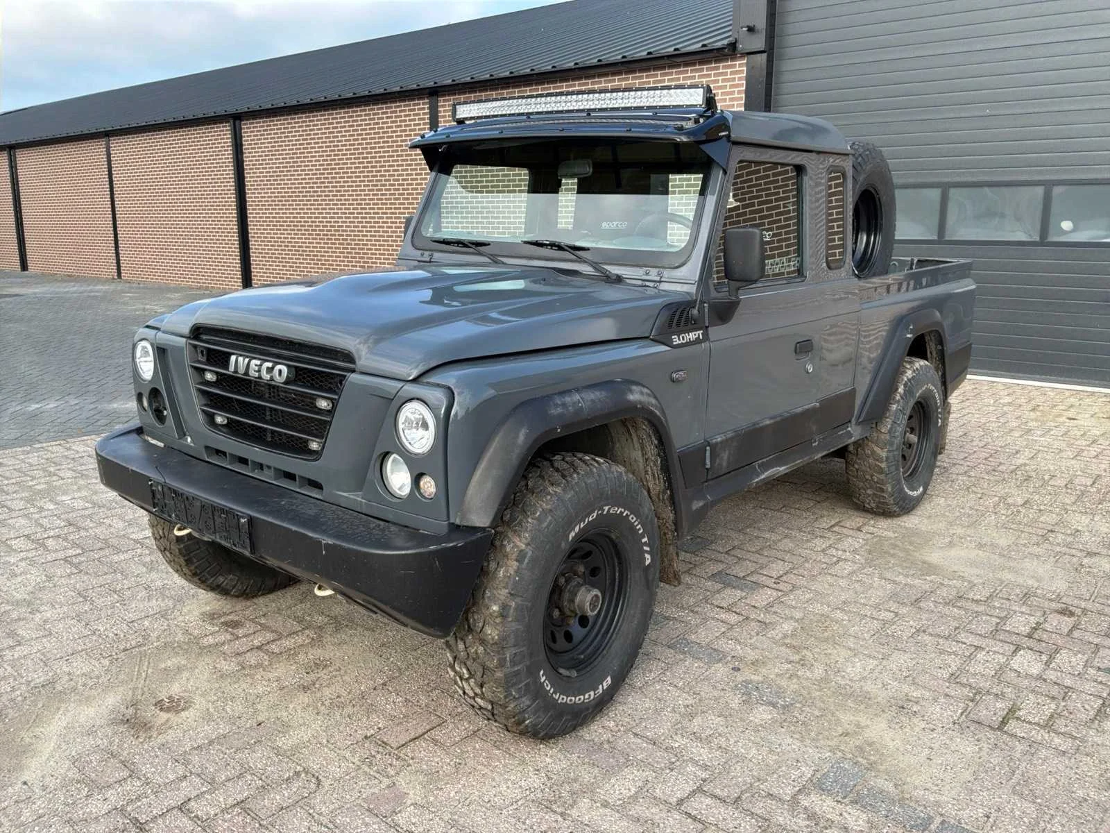 Oldtimer tractoren, auto's, vrachtwagens, heftrucks, agrarische machines en onderdelen