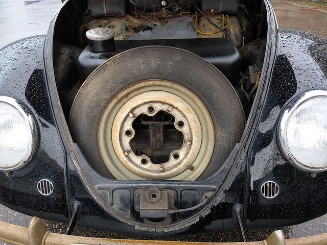 Oldtimer volkswagen, kever, bouwjaar 1949 - afbeelding 22 van  56