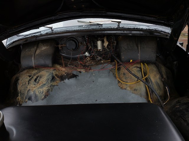 Oldtimer volkswagen, kever, bouwjaar 1949 - afbeelding 24 van  56