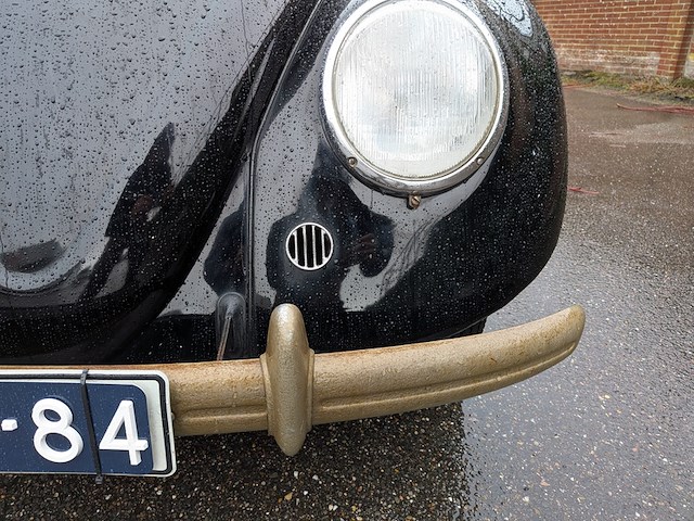 Oldtimer volkswagen, kever, bouwjaar 1950 - afbeelding 2 van  56