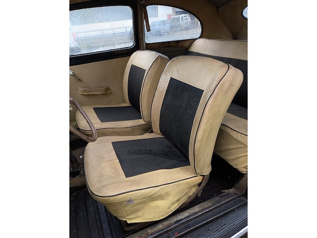 Oldtimer volkswagen, kever, bouwjaar 1950 - afbeelding 35 van  56