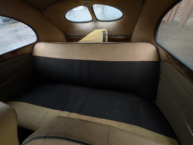 Oldtimer volkswagen, kever, bouwjaar 1950 - afbeelding 36 van  56