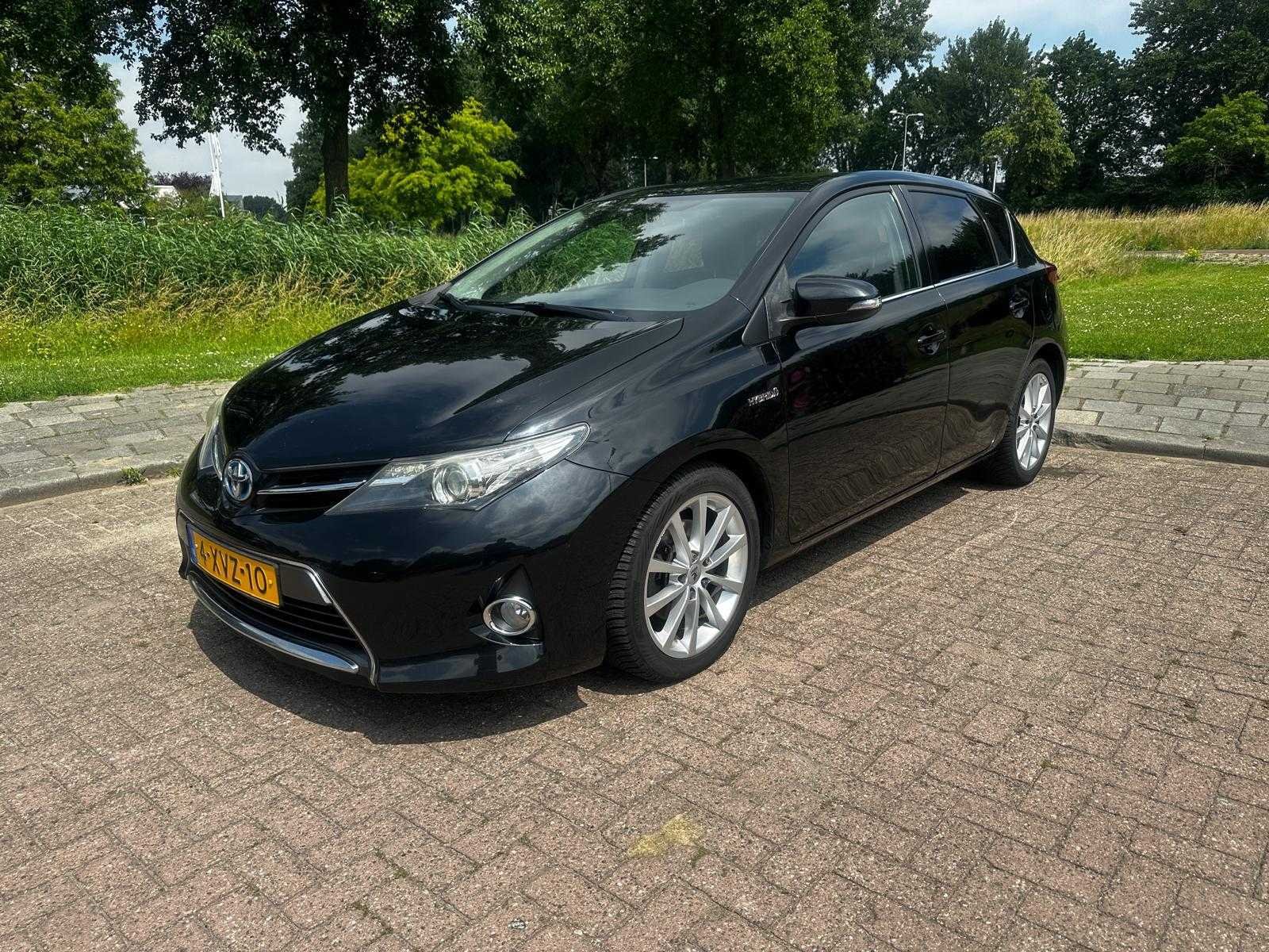 Oldtimers, personenauto's en opleggers