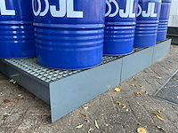 Olie doseersysteem + opvangbakken + vaten - afbeelding 2 van  11