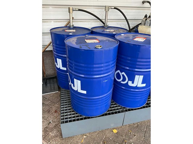 Olie doseersysteem + opvangbakken + vaten - afbeelding 7 van  11