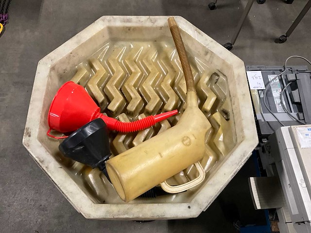 Olie lekbak met opvangvat - afbeelding 4 van  4