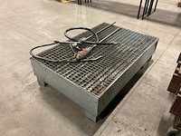 Olie opvangbak en 2 handpompen - afbeelding 2 van  5