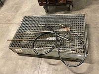 Olie opvangbak en 2 handpompen - afbeelding 4 van  5