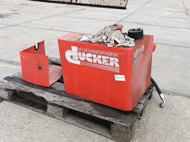 Oliebak met aftak aandrijving - afbeelding 1 van  6