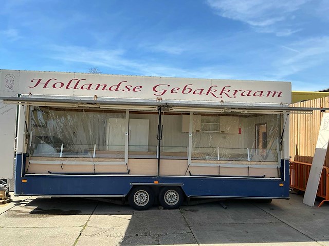 Oliebollen foodtruck - afbeelding 9 van  16
