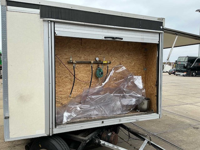 Oliebollen haverkate verkoopwagen - afbeelding 2 van  26
