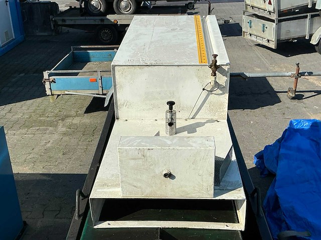 Oliebunker - afbeelding 4 van  8