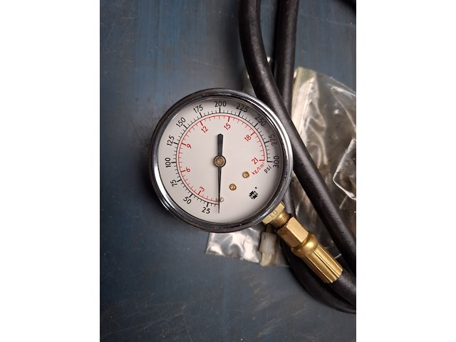 Oliedrukmeter - afbeelding 2 van  3