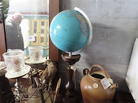 Olielampen, wereldbol, spiegel, groot lot op de kast - afbeelding 4 van  10