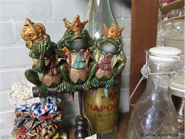 Olielampen, wereldbol, spiegel, groot lot op de kast - afbeelding 9 van  10