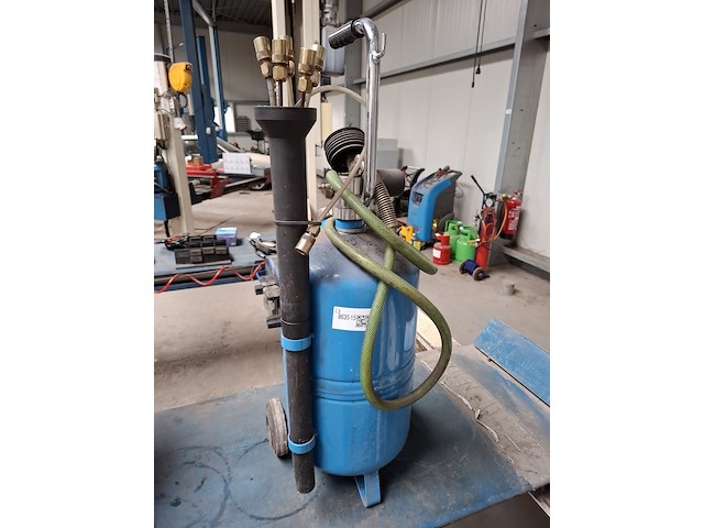 Olieopvang- en afzuigunit yamada, 09-0224, bouwjaar 2001 - afbeelding 3 van  7