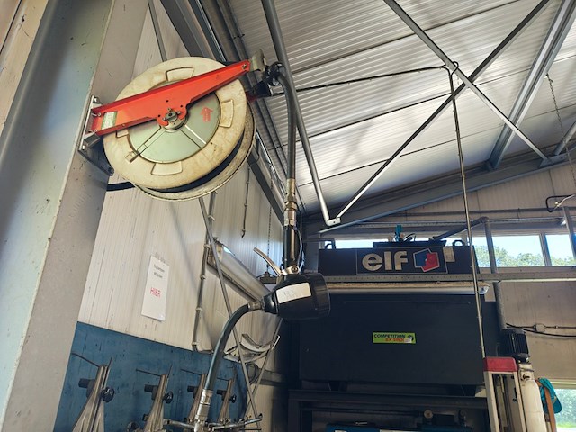 Oliepomp met haspel en tank - afbeelding 1 van  4
