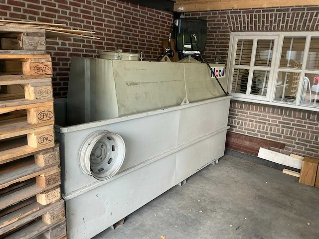 Olietank - afbeelding 1 van  6