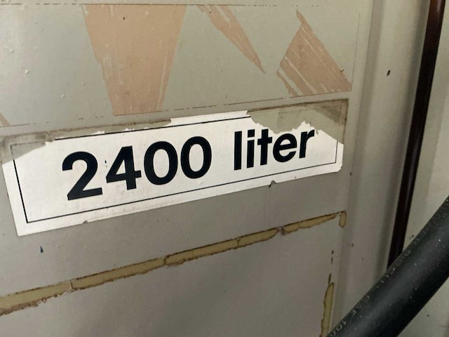 Olietank - afbeelding 6 van  6