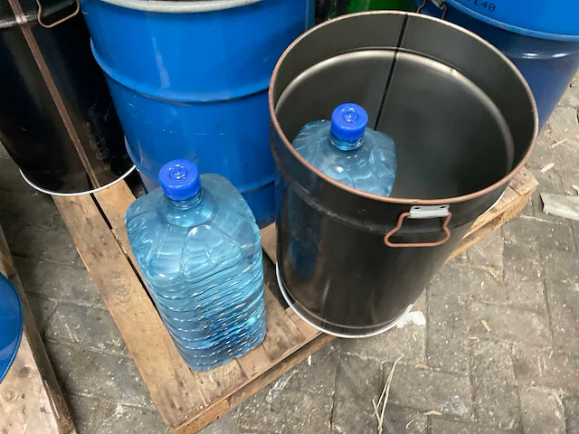 Olievaten met deksel en klemband (15x) - afbeelding 3 van  11