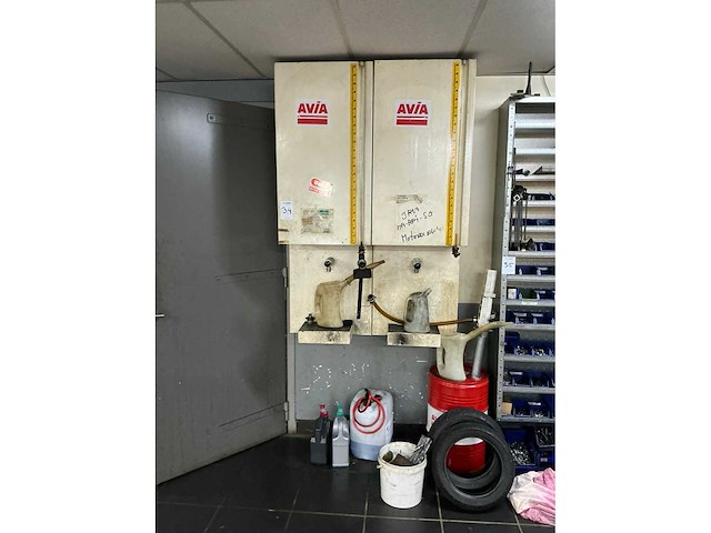 Olievulstation - afbeelding 2 van  3