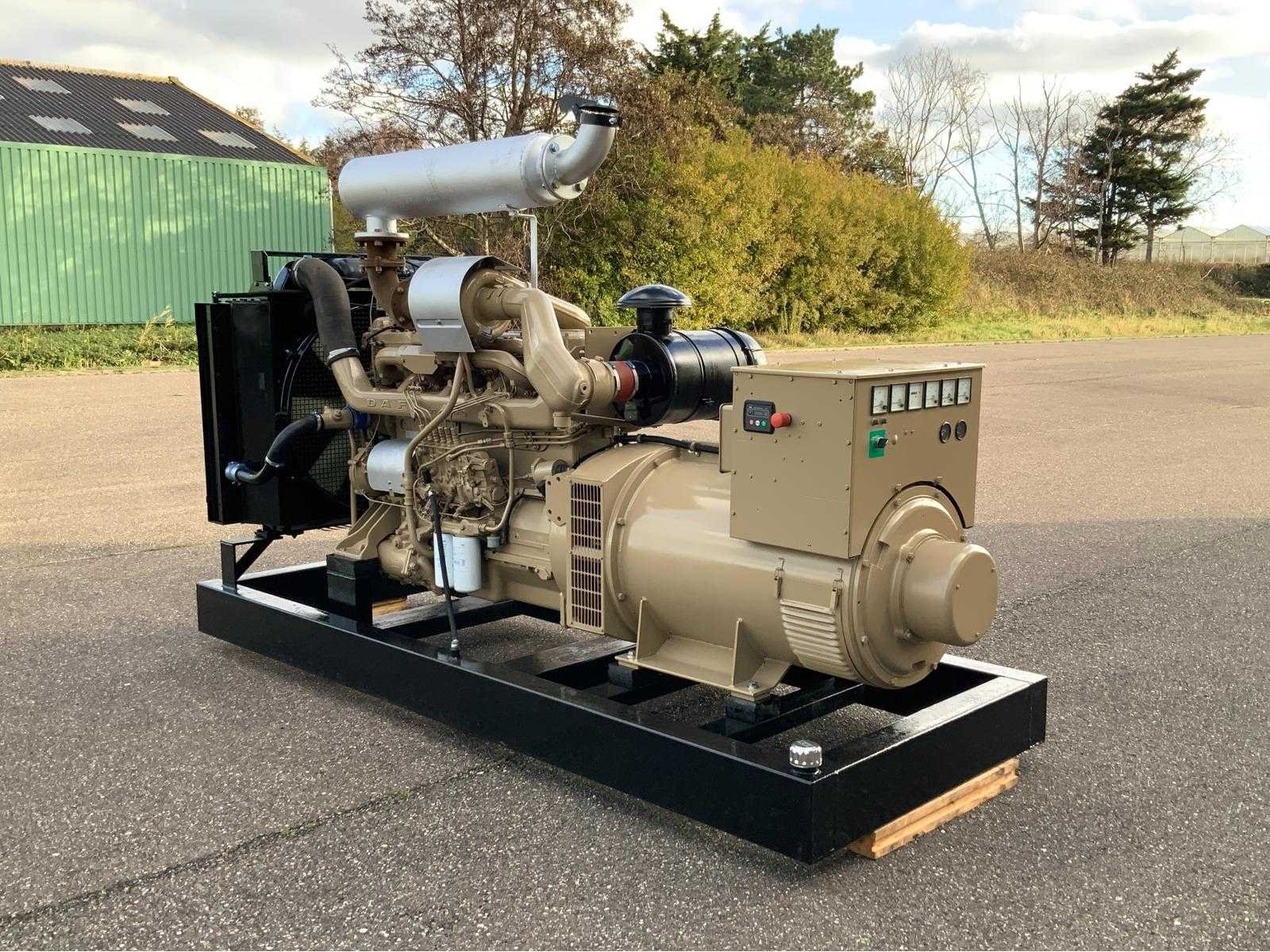 Olijfbomen, hoogwerkers, brandstofpompstation, heftrucks, multihog, minigravers, rijplaten en opslagtanks