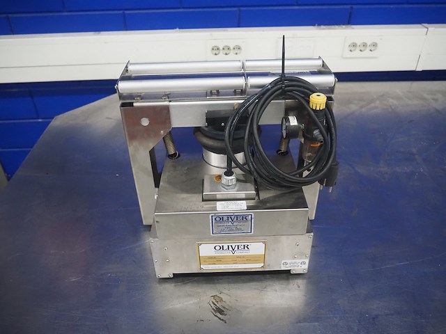 Oliver - afbeelding 3 van  7