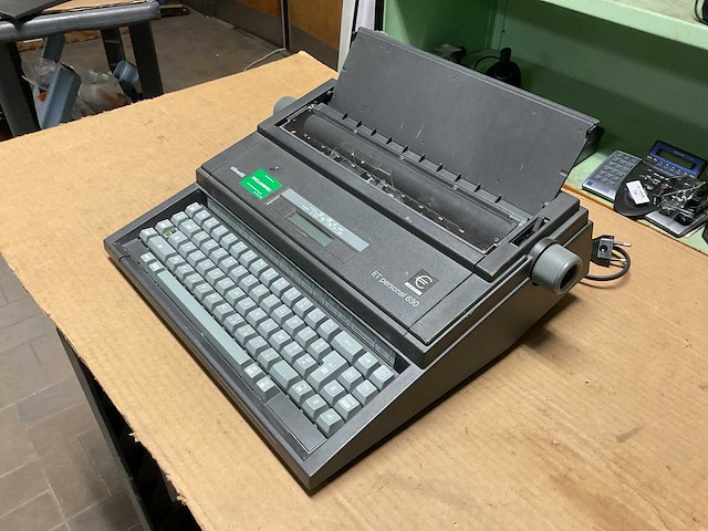 Olivetti et personal 630 electrische schrijfmachine - afbeelding 3 van  4