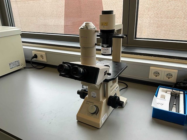 Olympus ck2 biologische microscoop - afbeelding 1 van  11
