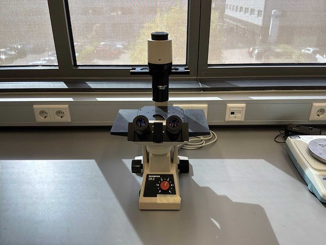 Olympus ck2 biologische microscoop - afbeelding 2 van  7