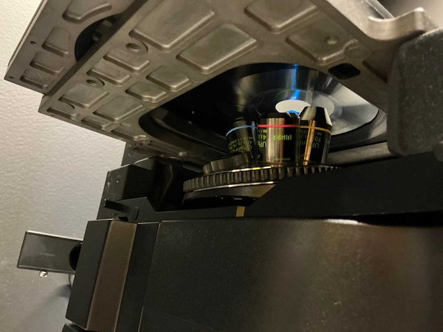 Olympus ix73p2f omgekeerde microscoop - afbeelding 8 van  13