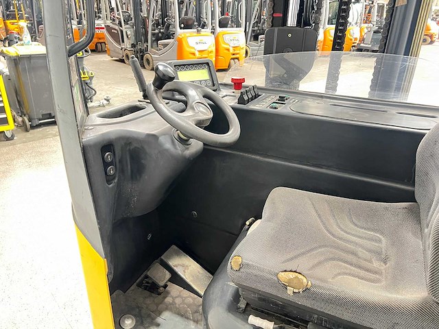 Om - 2004 - thesi b2 k23 - reach truck - afbeelding 10 van  13